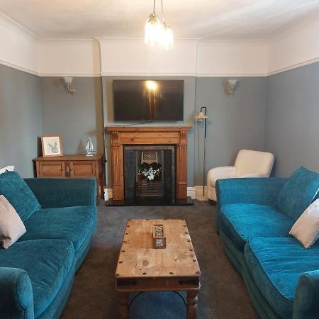 Llandudno Apartment, Quirky Pub With Tropical Beer Garden Екстериор снимка