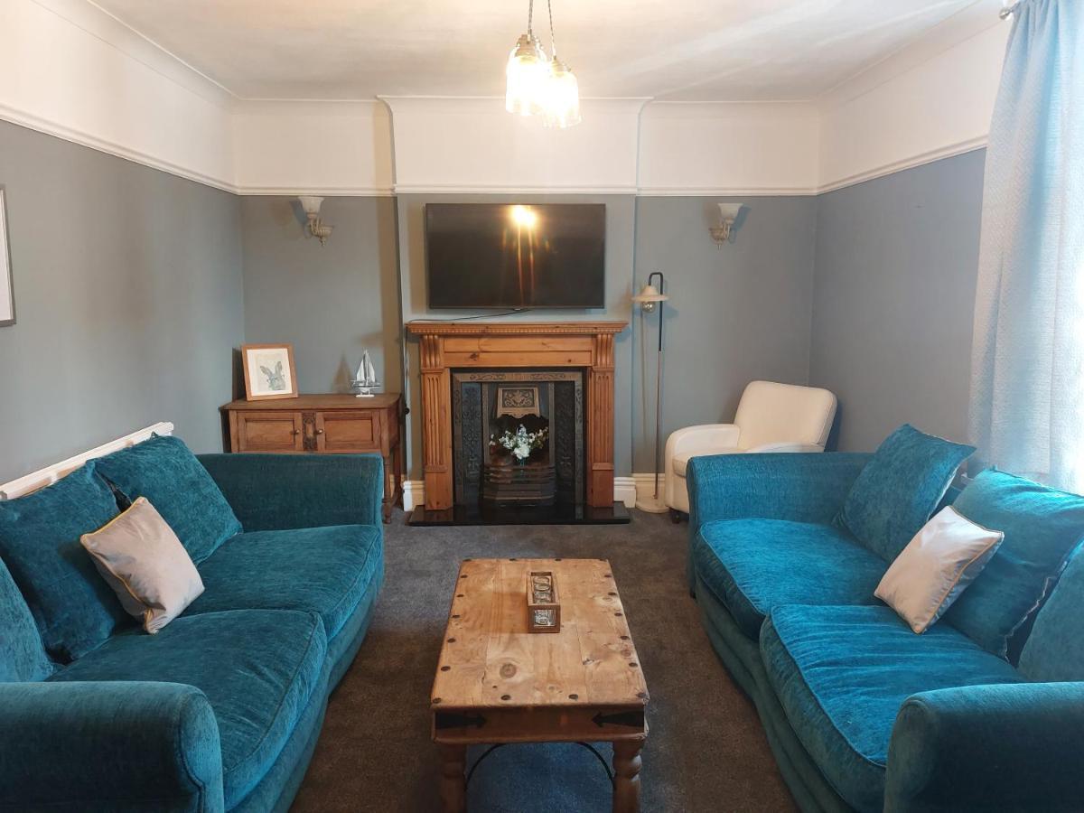 Llandudno Apartment, Quirky Pub With Tropical Beer Garden Екстериор снимка