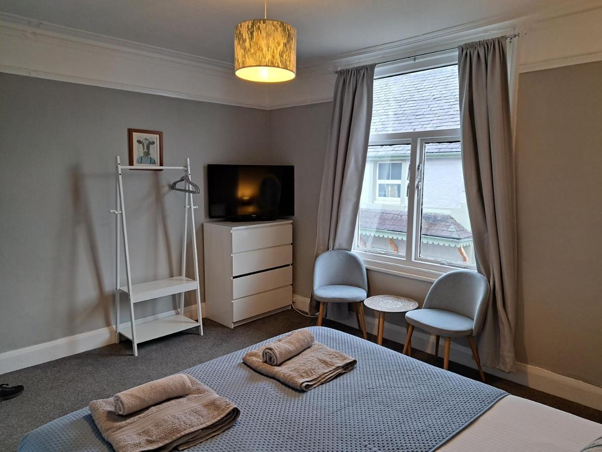 Llandudno Apartment, Quirky Pub With Tropical Beer Garden Екстериор снимка