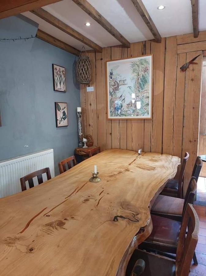 Llandudno Apartment, Quirky Pub With Tropical Beer Garden Екстериор снимка