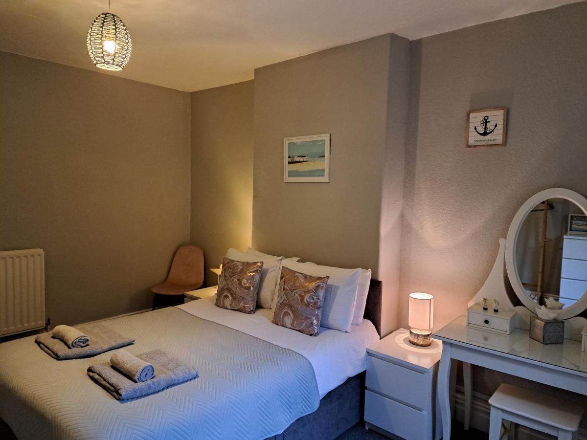 Llandudno Apartment, Quirky Pub With Tropical Beer Garden Екстериор снимка